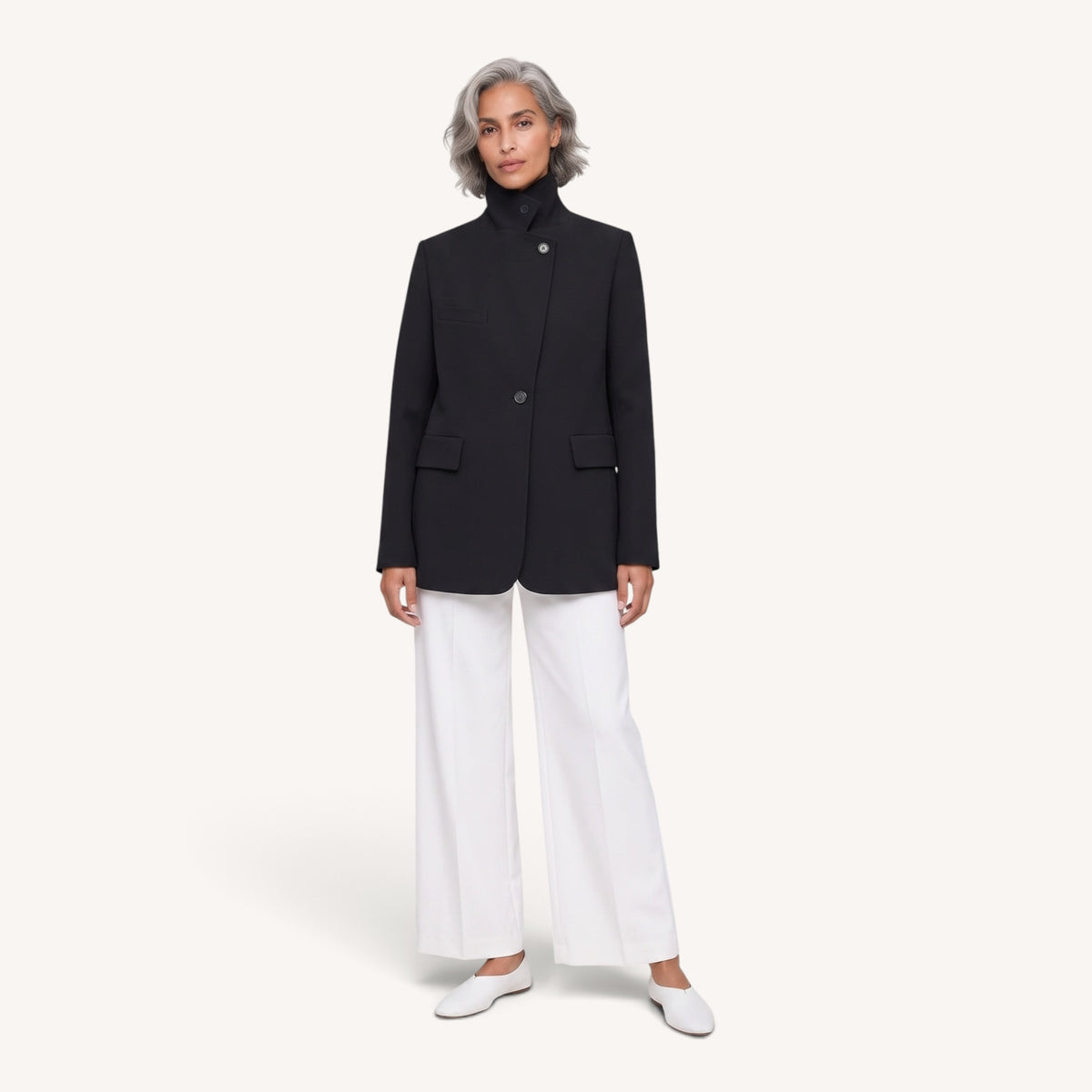 Woman wearing the Arno Jacket in navy